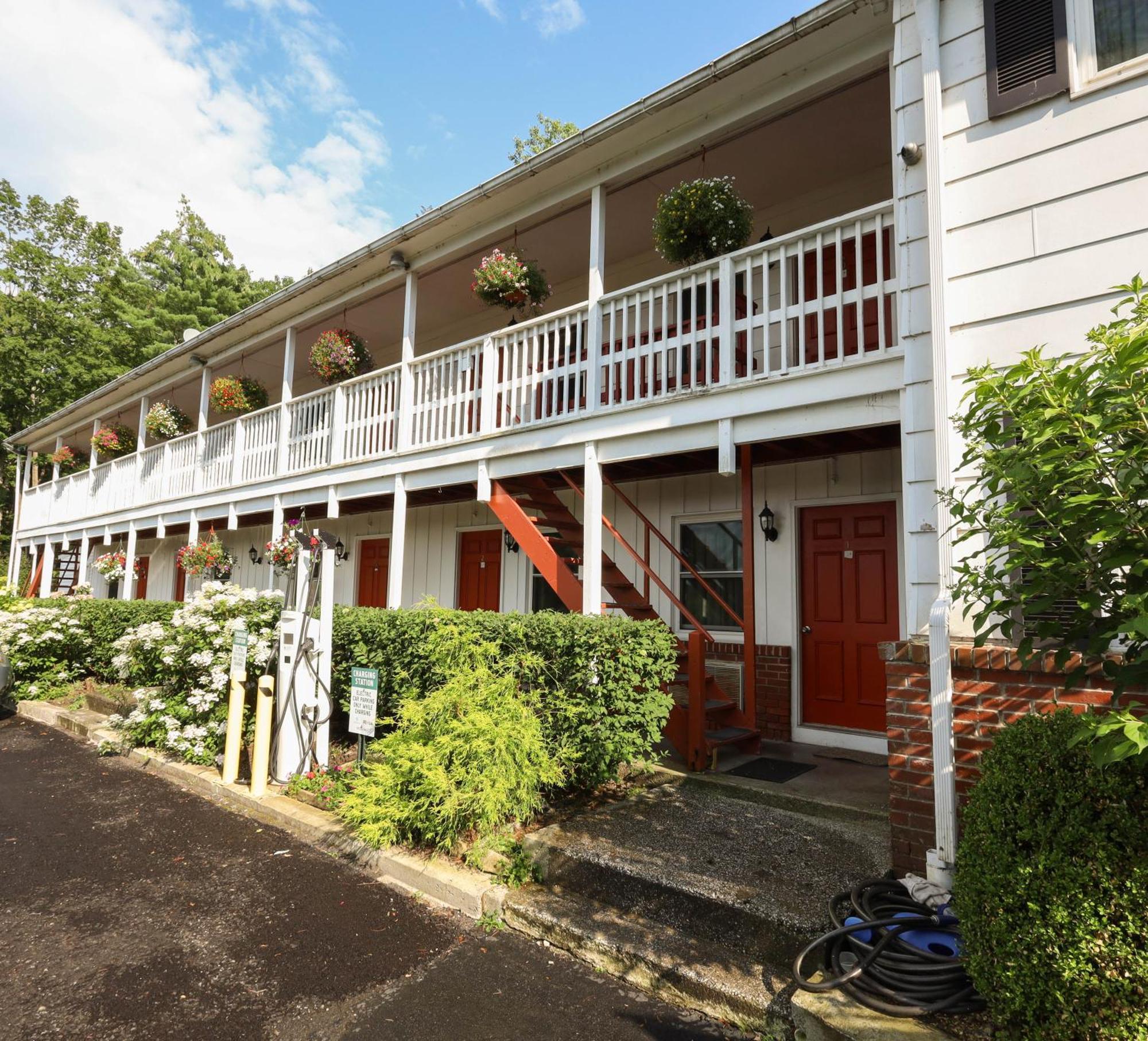 Chatham Travel Lodge Old Chatham Eksteriør bilde