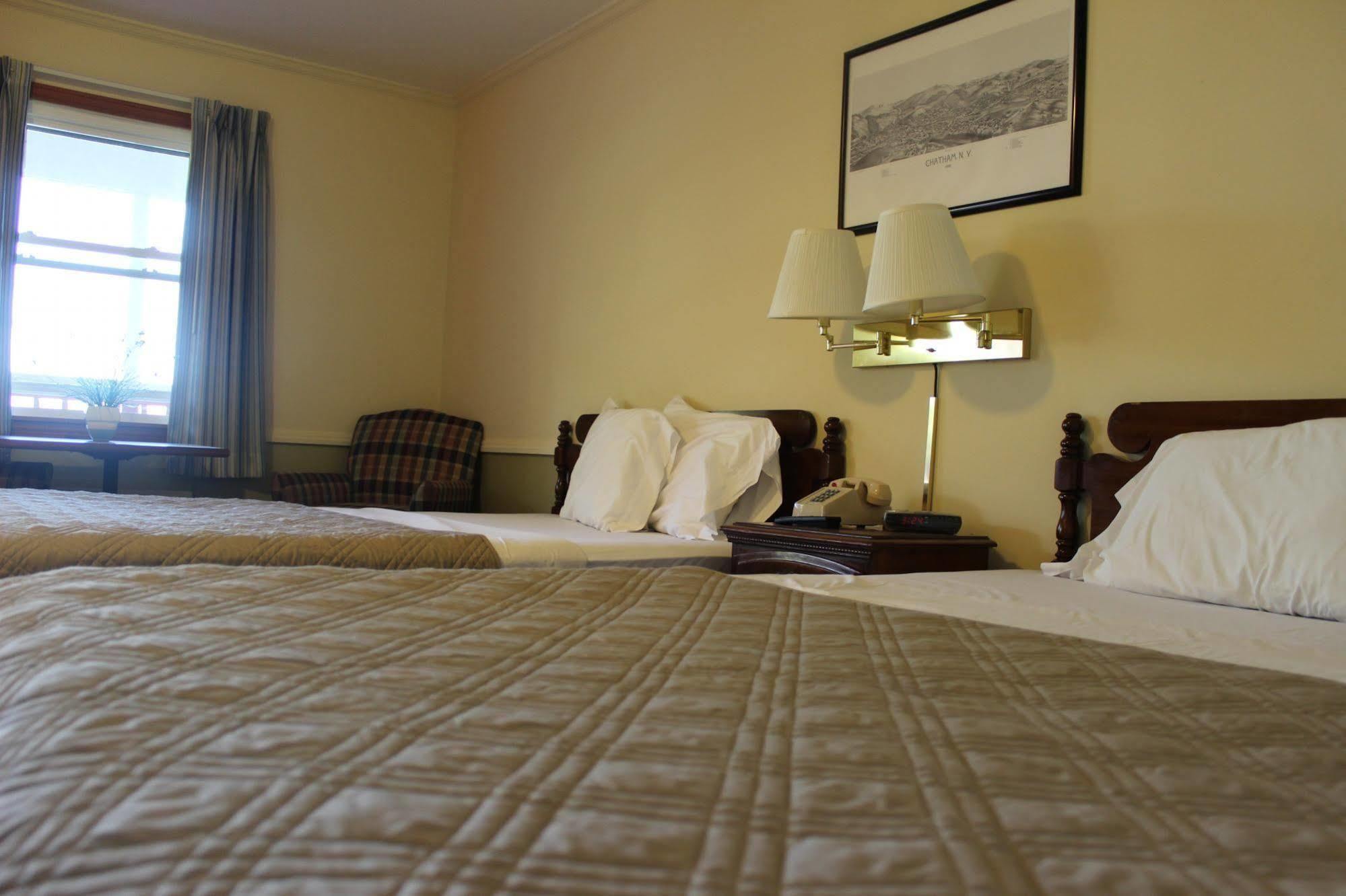 Chatham Travel Lodge Old Chatham Eksteriør bilde