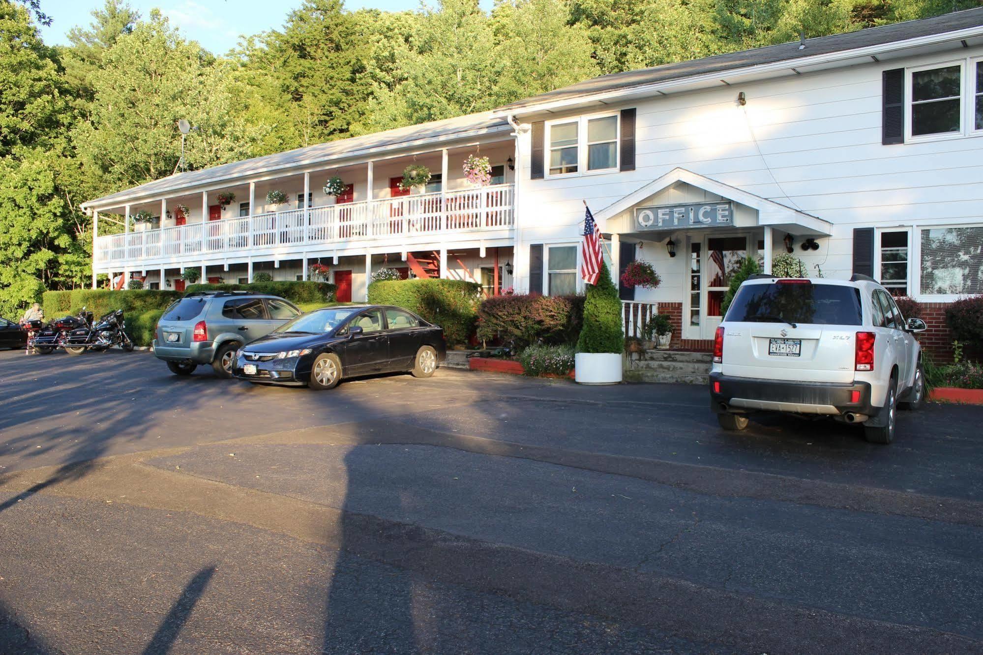 Chatham Travel Lodge Old Chatham Eksteriør bilde