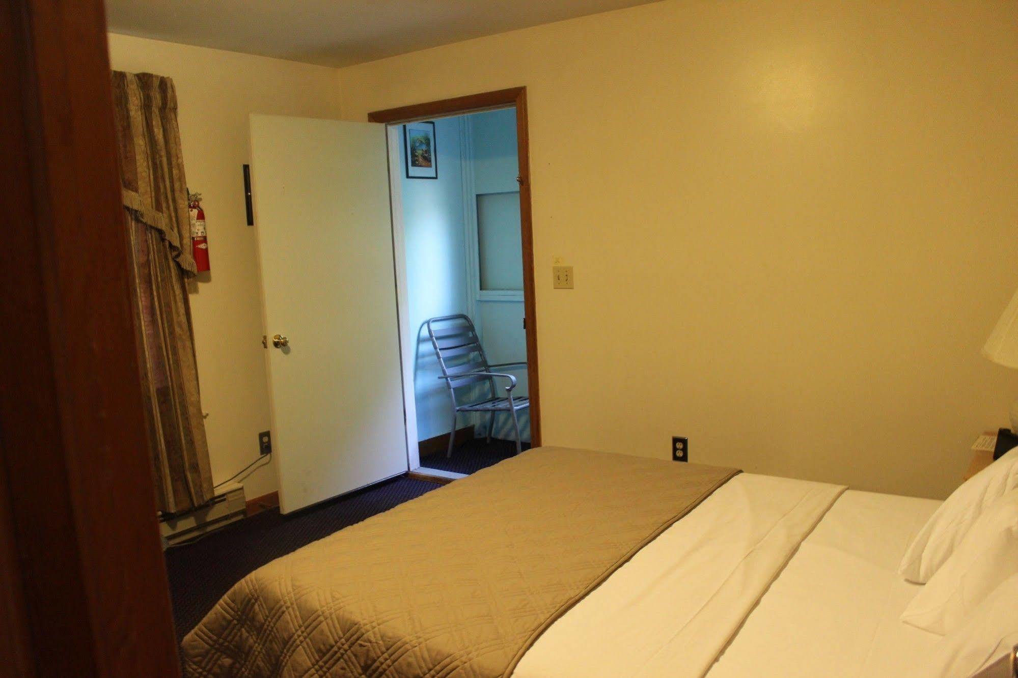Chatham Travel Lodge Old Chatham Eksteriør bilde