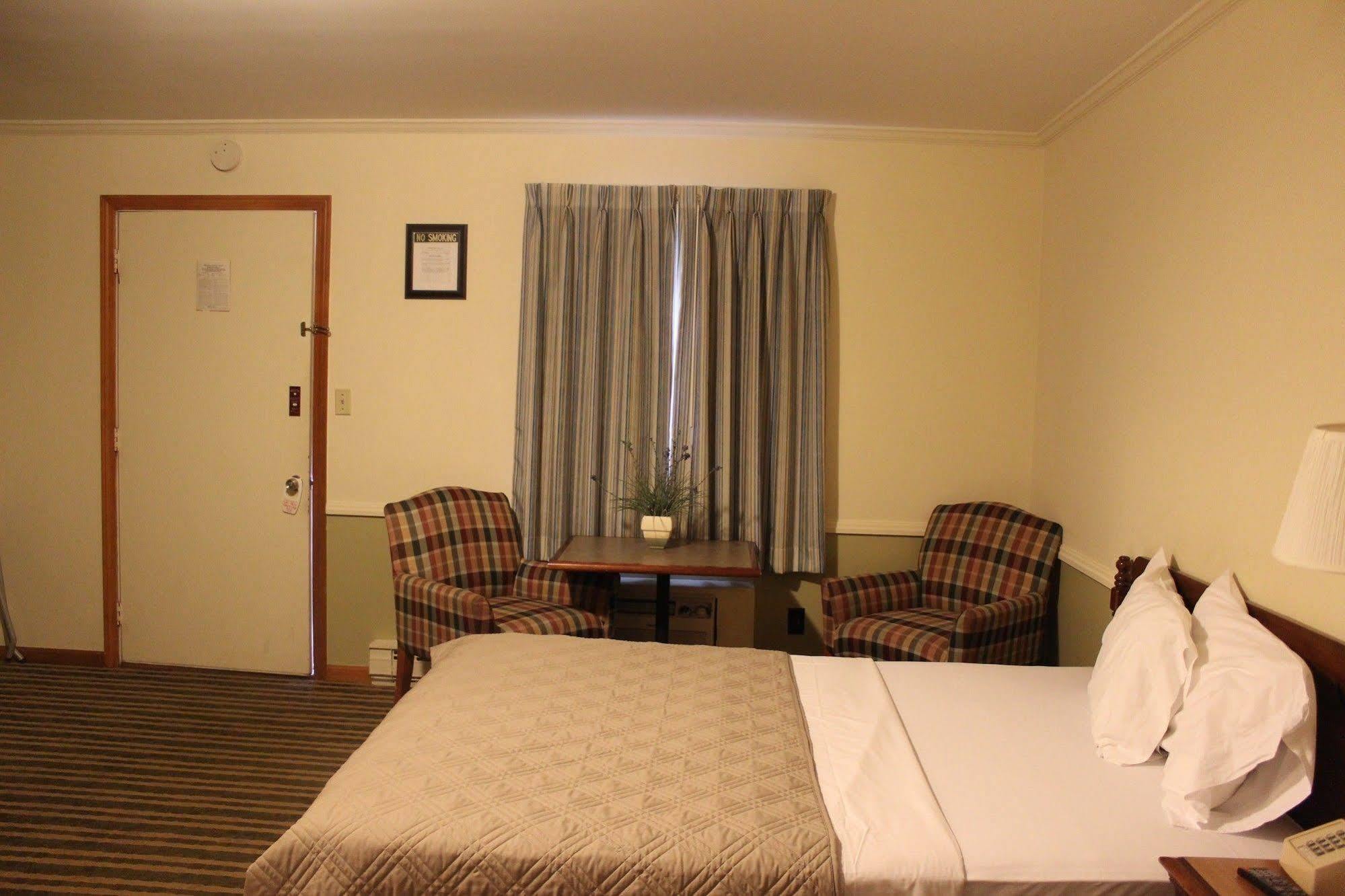 Chatham Travel Lodge Old Chatham Eksteriør bilde